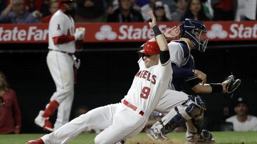 Angelinos remontan y frenan racha de victorias de los Yankees