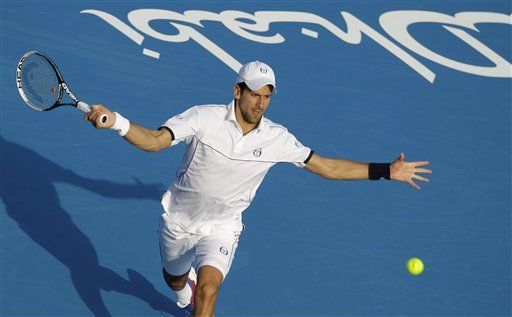 Djokovic vence a Federer en exhibición en Abu Dabi