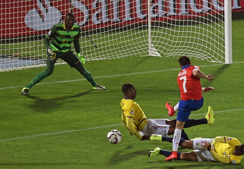 Chile debuta ganando en Copa AmÈrica