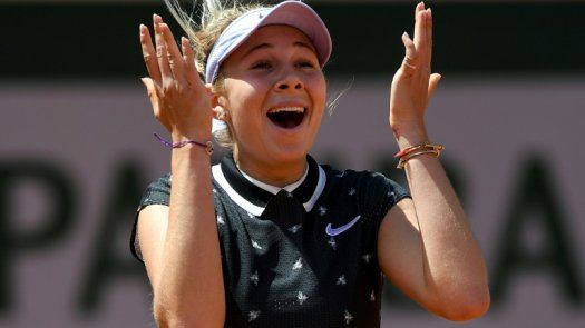 Anisimova, de 17 años, sorprende a Halep en cuartos de Roland Garros