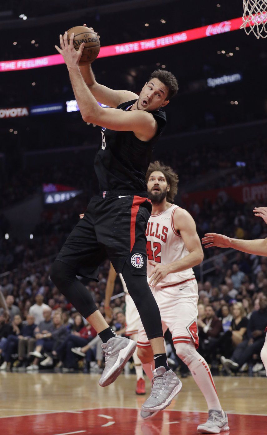 Gallinari anota 27 puntos y Clippers vencen a Bulls 128-121
