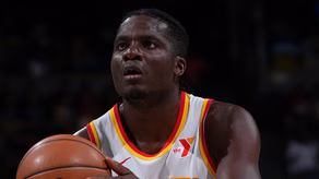 NBA: Los Houston Rockets ficharán a Dorian Finney-Smith y Clint Capela