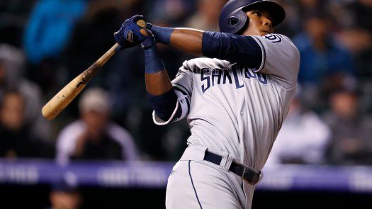 Padres anotan 9 en el 7mo inning y vencen a Rockies 13-5