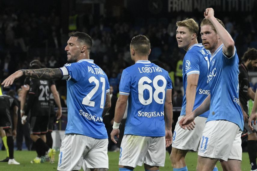 El Napoli goleó al Cremonese y el Inter debe esperar una semana más