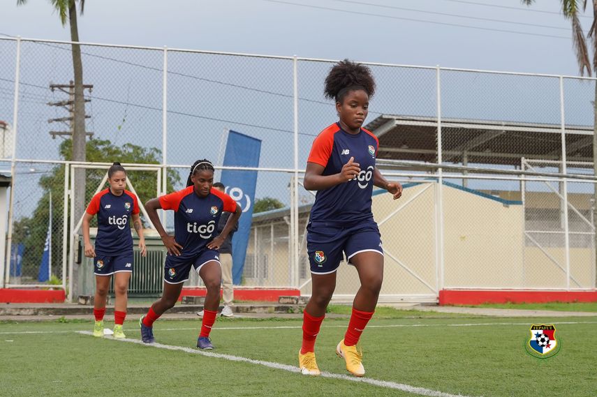 Selección femenina de Panamá entrenó previo a sus amistosos