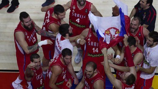 Serbia a la final del Mundial de básquet con sufrida victoria ante Francia (90-85)