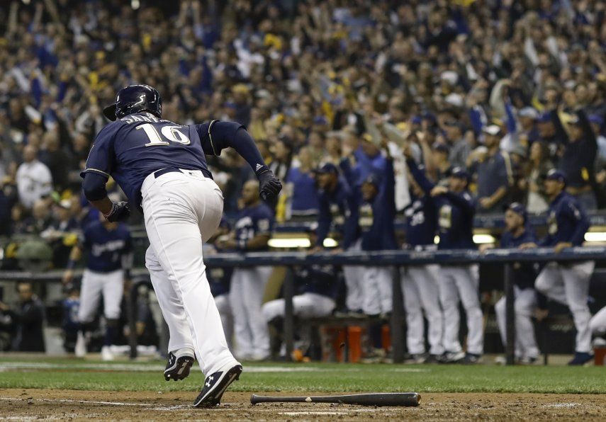 Woodruff pega jonrón y Cerveceros ganan Juego 1 a Dodgers