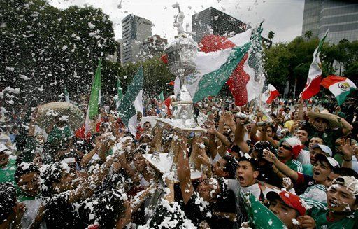 México celebra entonando Ay ay ay ay, canta y no llores