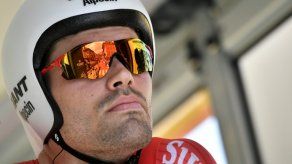 Dumoulin abandona el Tour por lesión de muñeca tras caída