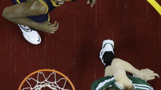 Smart y los Celtics se imponen 99-90 a Cavaliers
