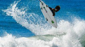 Surfistas panameños avanzan en el ALAS 2020 de El Salvador