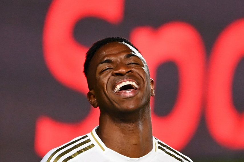 Vinicius da negativo por COVID-19, convocado ante Alavés