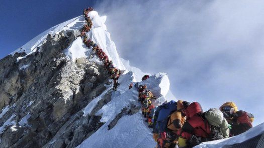 Nepal: más muertes en Everest tras aumento de permisos