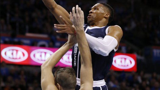Thunder derrota 110-106 a Suns; Westbrook anota 36 puntos