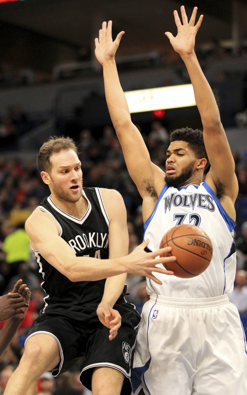 Timberwolves superan a Nets 129-109, con 37 puntos de Towns