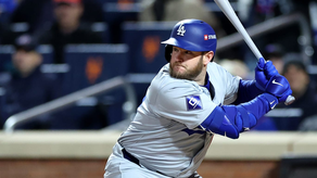 MLB: Max Muncy se embasó 12 veces seguidas y estableció récord en postemporada
