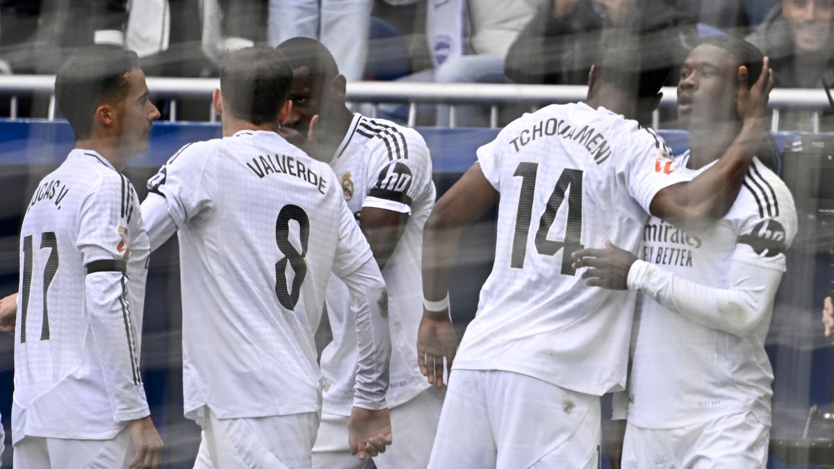 El Real Madrid sigue luchando y vence al Alavés en la J31