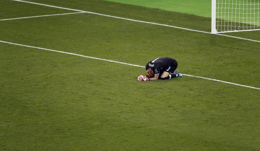 Karius hace historia indeseable, con errores en la final