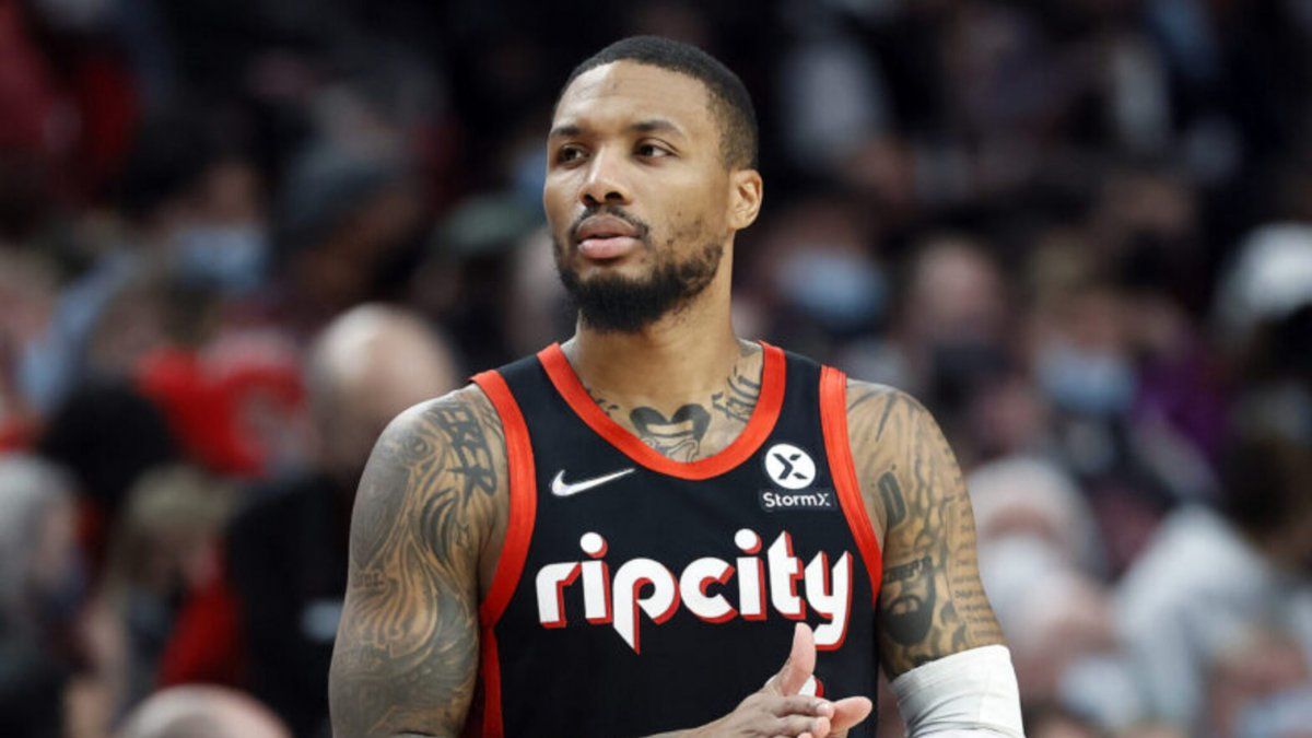 Damian Lillard agrees to max 2-year extension with Portland