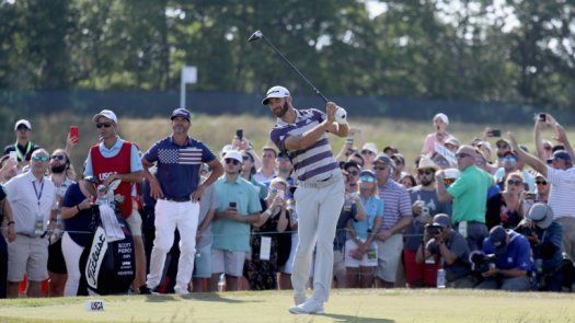Dustin Johnson comparte la cima del US open con otros tres jugadores
