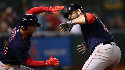 Medias Rojas vencen a Atléticos 7-3 en 8vo triunfo al hilo