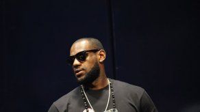 LeBron responde en entrevista a crí­ticas por irse al Heat