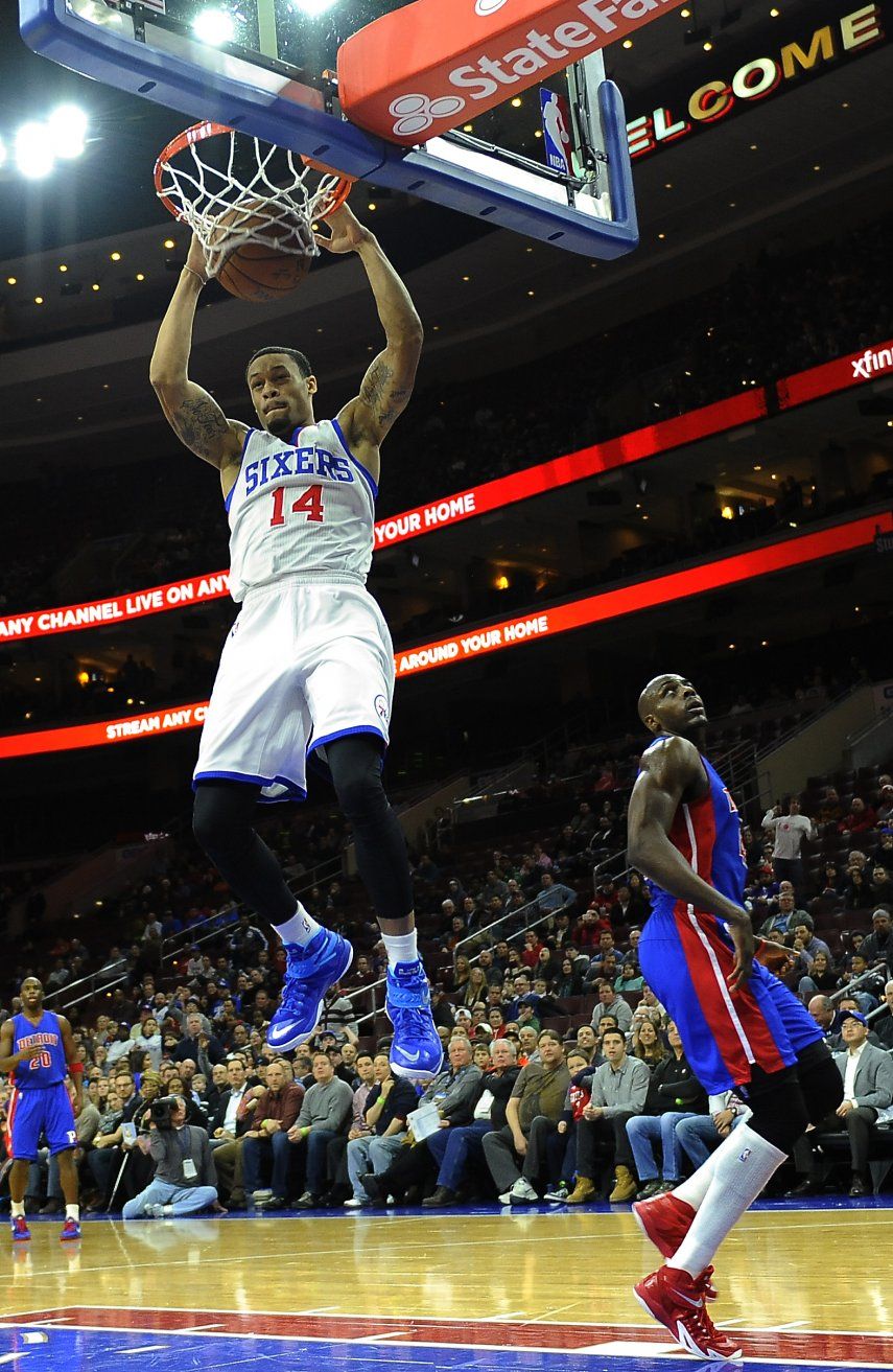 76ers salen de mala racha y humillan a Pistons