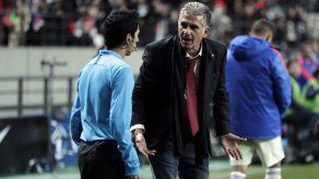 Queiroz acude a FIFA para demandar salario adeudado por Irán