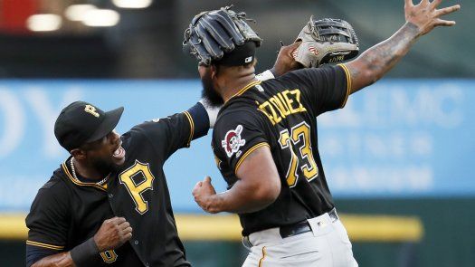 Piratas ganan en extra innings por lanzamiento descontrolado
