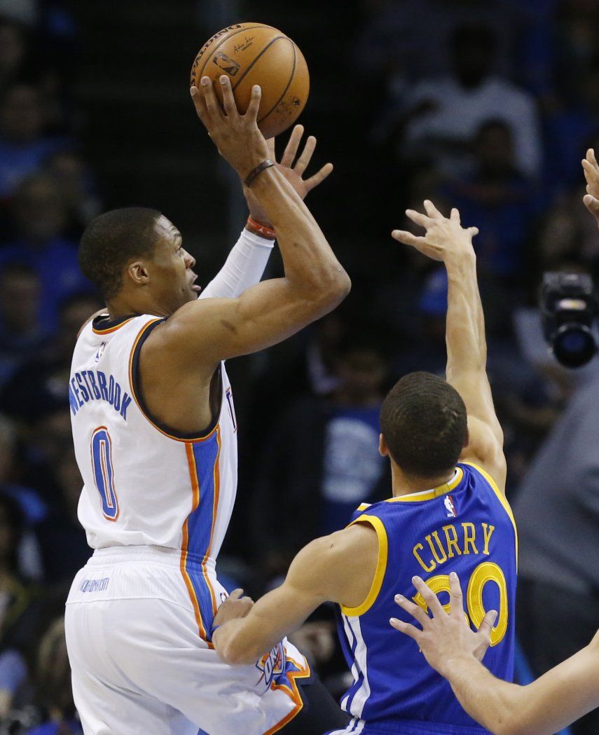 Triple-doble de Westbrook lleva al Thunder al triunfo