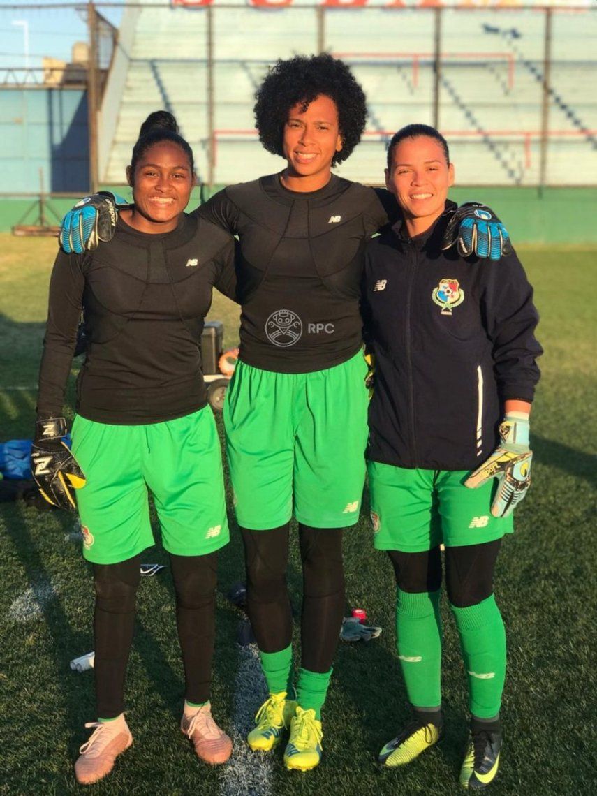 Selección Femenina reconoce la cancha previo al repechaje ante Argentina