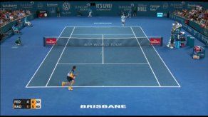 Raonic gana el torneo de Brisbane derrotando a Federer en la final