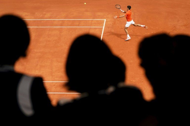 La semifinal Djokovic-Thiem terminará el sábado debido a la lluvia