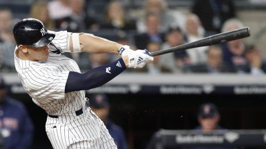 Yankees vencen a Boston y lo alcanzan en la cima