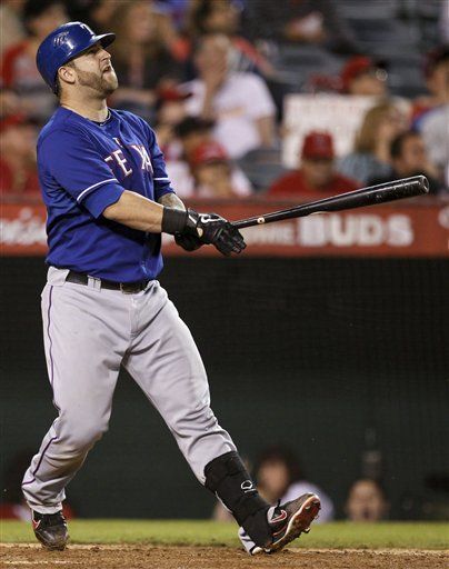 MLB: Rangers 10, Angelinos 3; Rangers ligan cuadrangulares en fila