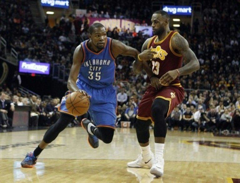 LeBron James y Jeremy Lin encaminan a sus equipos a la victoria
