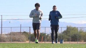 Román Torres se pone los tacos