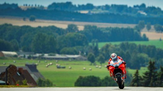 Lorenzo logra el mejor tiempo en las dos primeras sesiones del GP de Alemania