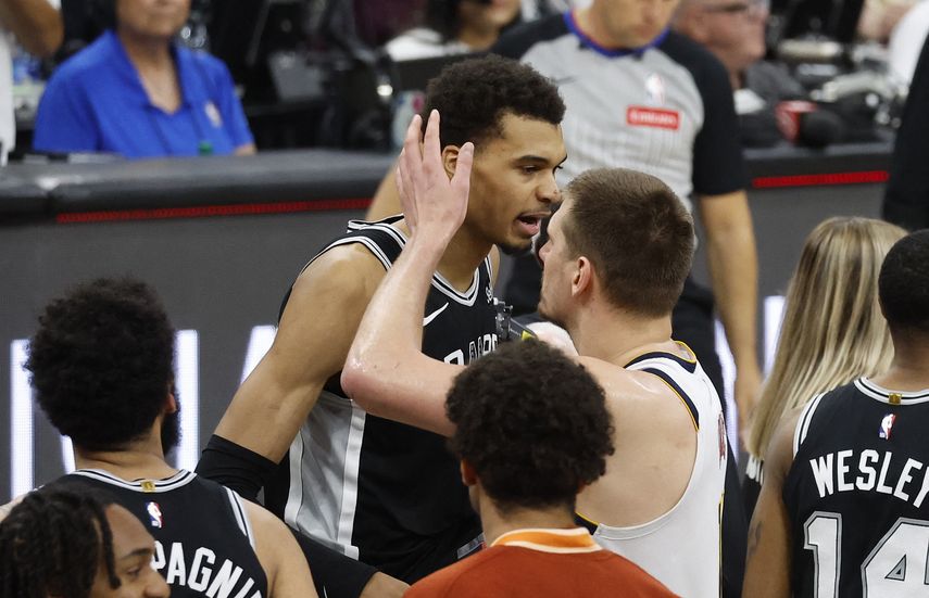 NBA: Los Spurs vencen a los Nuggets y se aprieta el Oeste