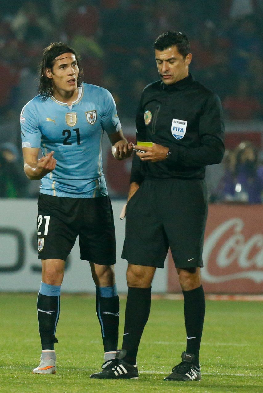 Arbitro criticado por Martino dirigirá Argentina-Paraguay