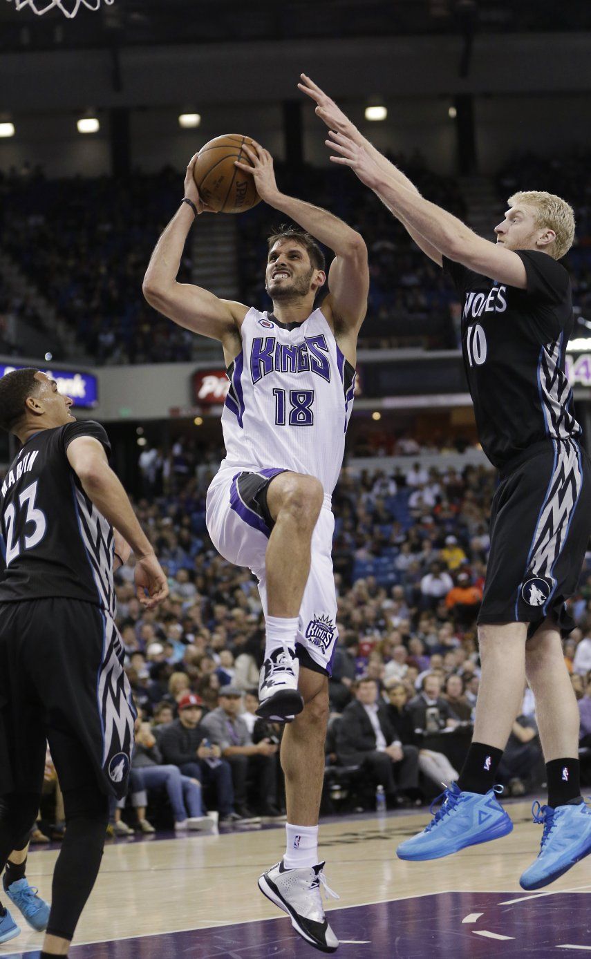Con 31 de Casspi, Kings derrotan a Wolves