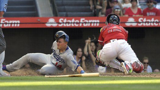 Stripling lanza otra gema y Dodgers vence 3-1 a Angelinos