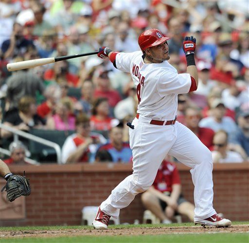 MLB: Cardenales 6, Bravos 3; Molina produce tres