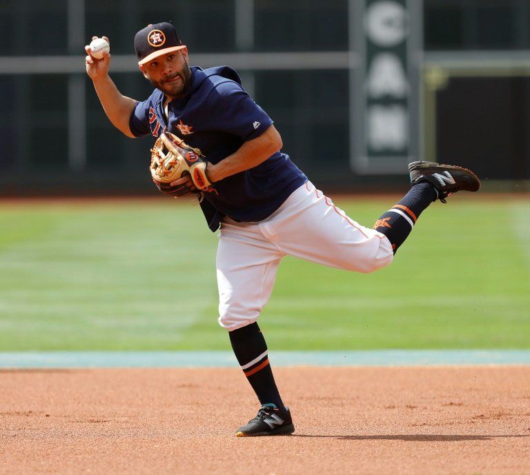 Altuve y Correa dan el triunfo a Astros sobre Yankees