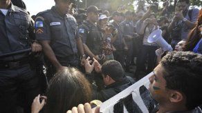 Brasil: Nuevo choque de policía con manifestantes