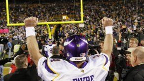 Favre supera también abucheos en triunfo de Vikings sobre Packers