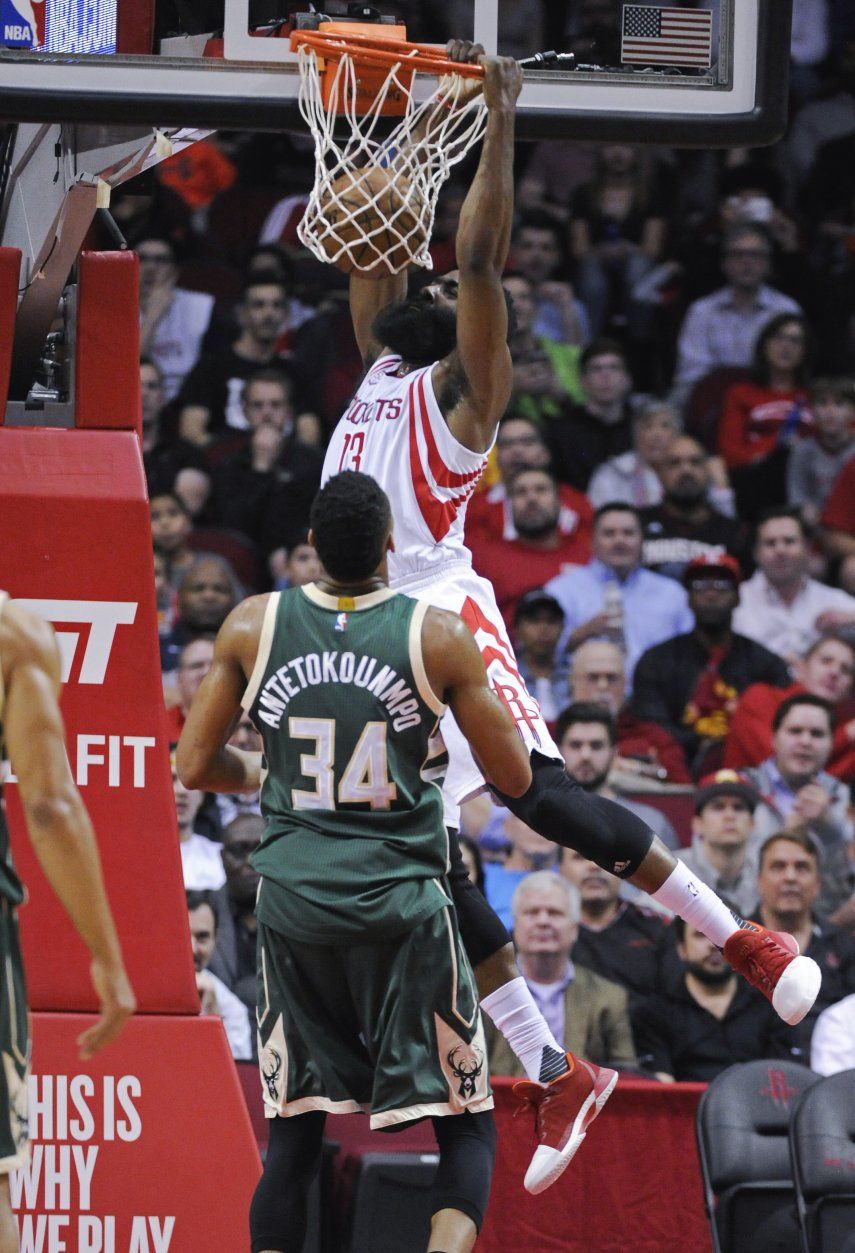 Rockets vence 111-92 a Bucks de la mano de Harden