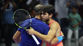 Carlos Alcaraz venció a Rafael Nadal en Riad