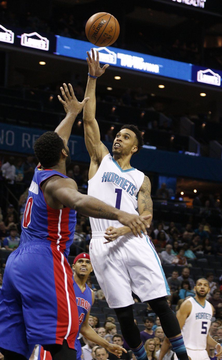 Hornets superan a Pistons en su 6ta victoria seguida