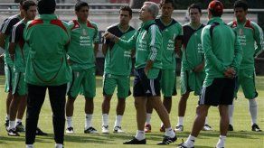 Mundial: México enfrenta a EEUU obligado a ganar